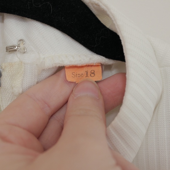 VINTAGE 1970s 2 Piece Dress and Shrug Set - Picture 5 of 8